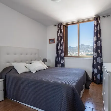 Mar Apartment *